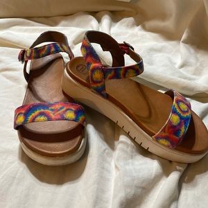 Girls Wonder Nation sandals size 3 youth tie dye ankle strap